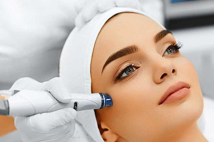 میکرونیدلینگ در مطب زیبایی دکتر رادا خانیان